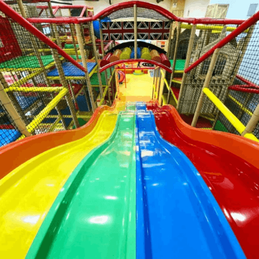 Rainbow Fun Playground World Indoor playground fun Roblox gameplay screenshot